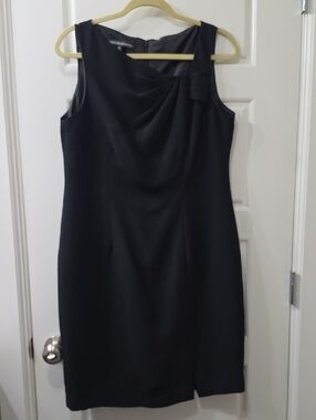 Jones Wear Classic Black Sleeveless Sheath Dress — Size 10